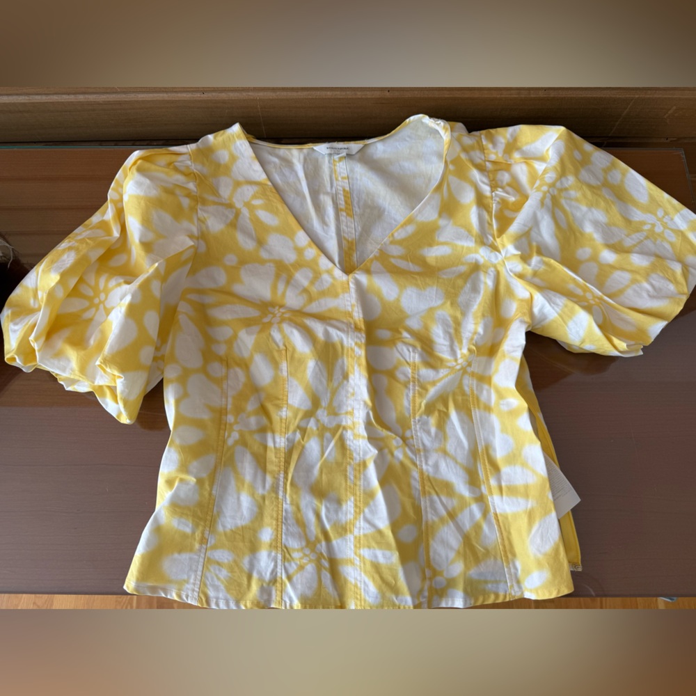 Banana Republic Yellow and White Floral Tie-Dye V-Neck Top